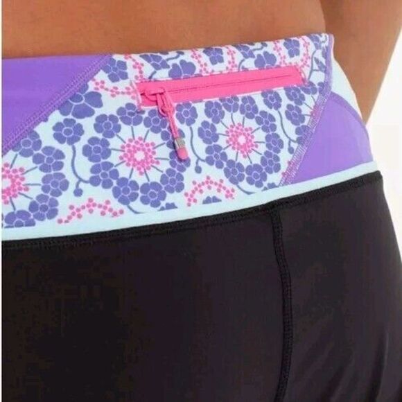 Lululemon Groovy Run Shorts Black - Size 6 - Picture 6 of 15